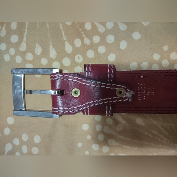 Red leather belt - Picture 4 of 4